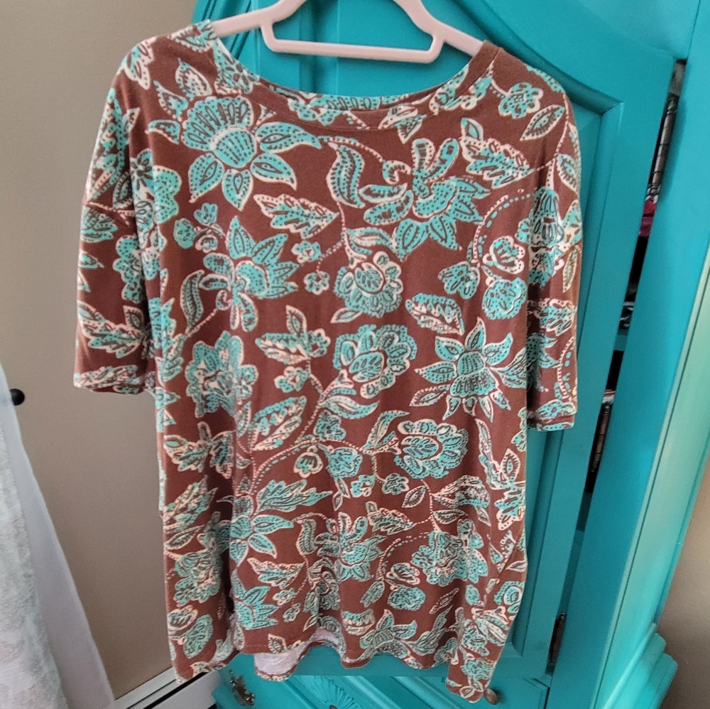 We The Free Floral Short Sleeve Top -Call Out- Small Bleach Spot-  Oversized